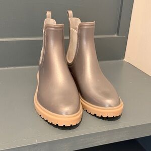 Cougar Metallic Gray Rain Boots
